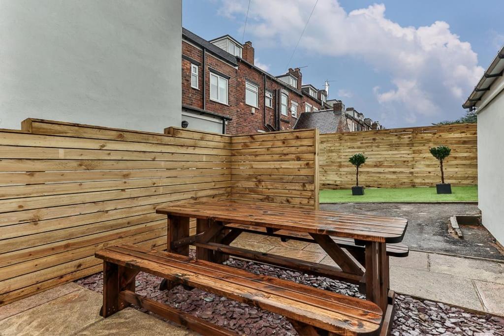 Luxury Spacious Pad With Games Room Sheffield Exterior photo